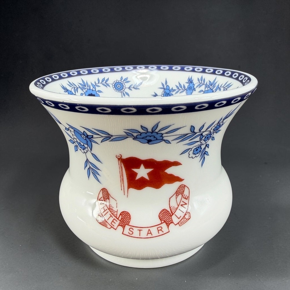 RMS Titanic Artifact Collection White Star Wisteria Reproduction Egg Cup Vase